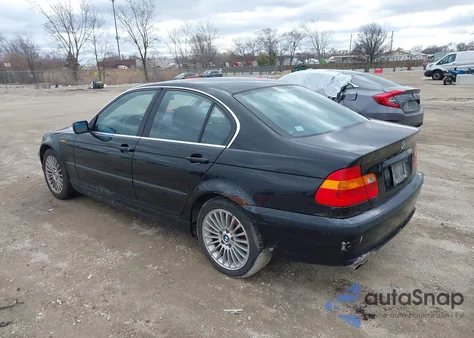 2003 BMW 330Xi z USA, uszkodzony, nr VIN WBAEW53463PG23960